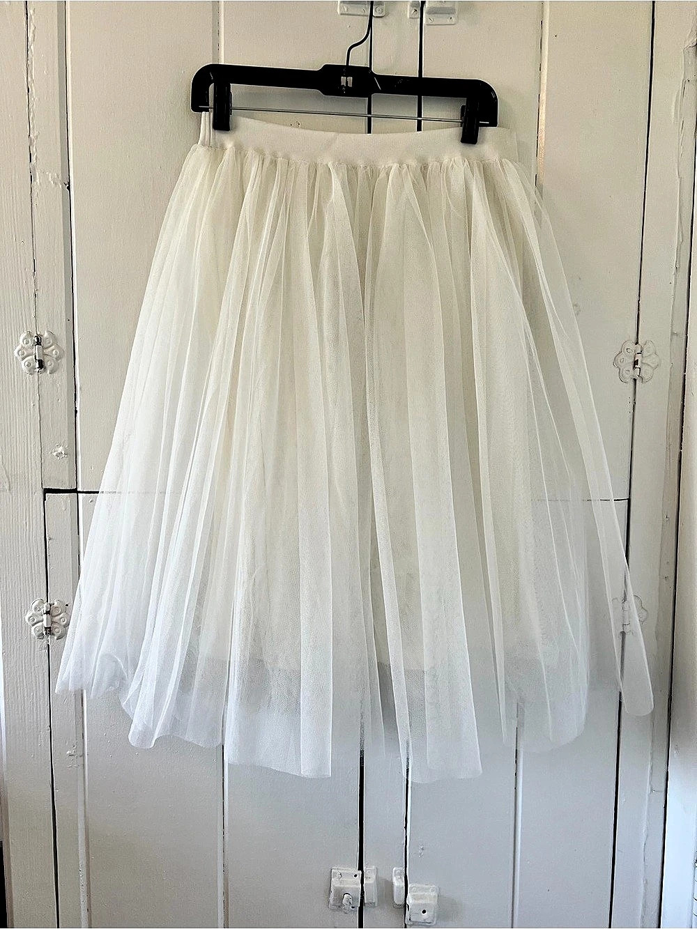 Esley Layered Tulle Midi Skirt Tulle Midi Skirt in White NWT